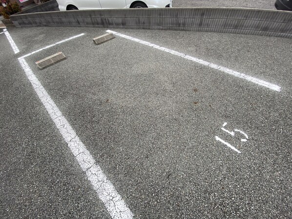 亀山駅 徒歩11分 1階の物件外観写真